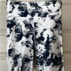 Abstract Black and White biker shorts